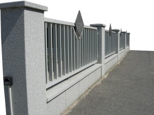 Gartenzaun mit Steinelementen