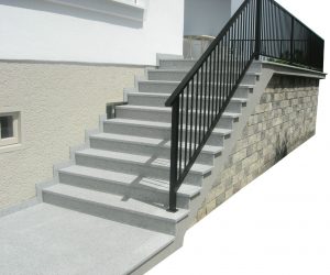 Stufen zu den Terrassen