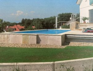 Poolumrandung